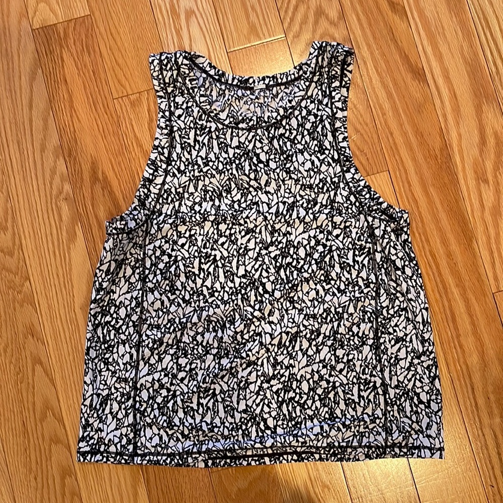Lululemon top